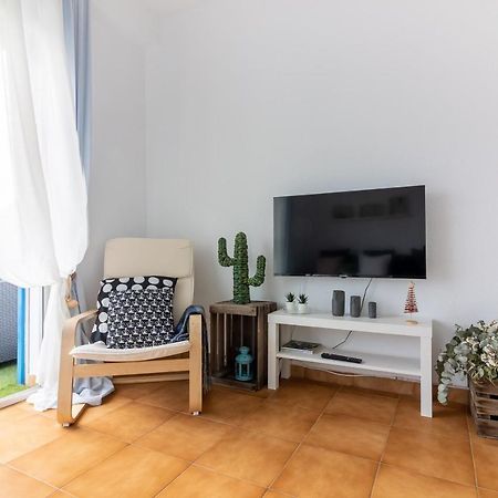 Sea & Wave Pedregalejo Beach Apartment Malaga Luaran gambar