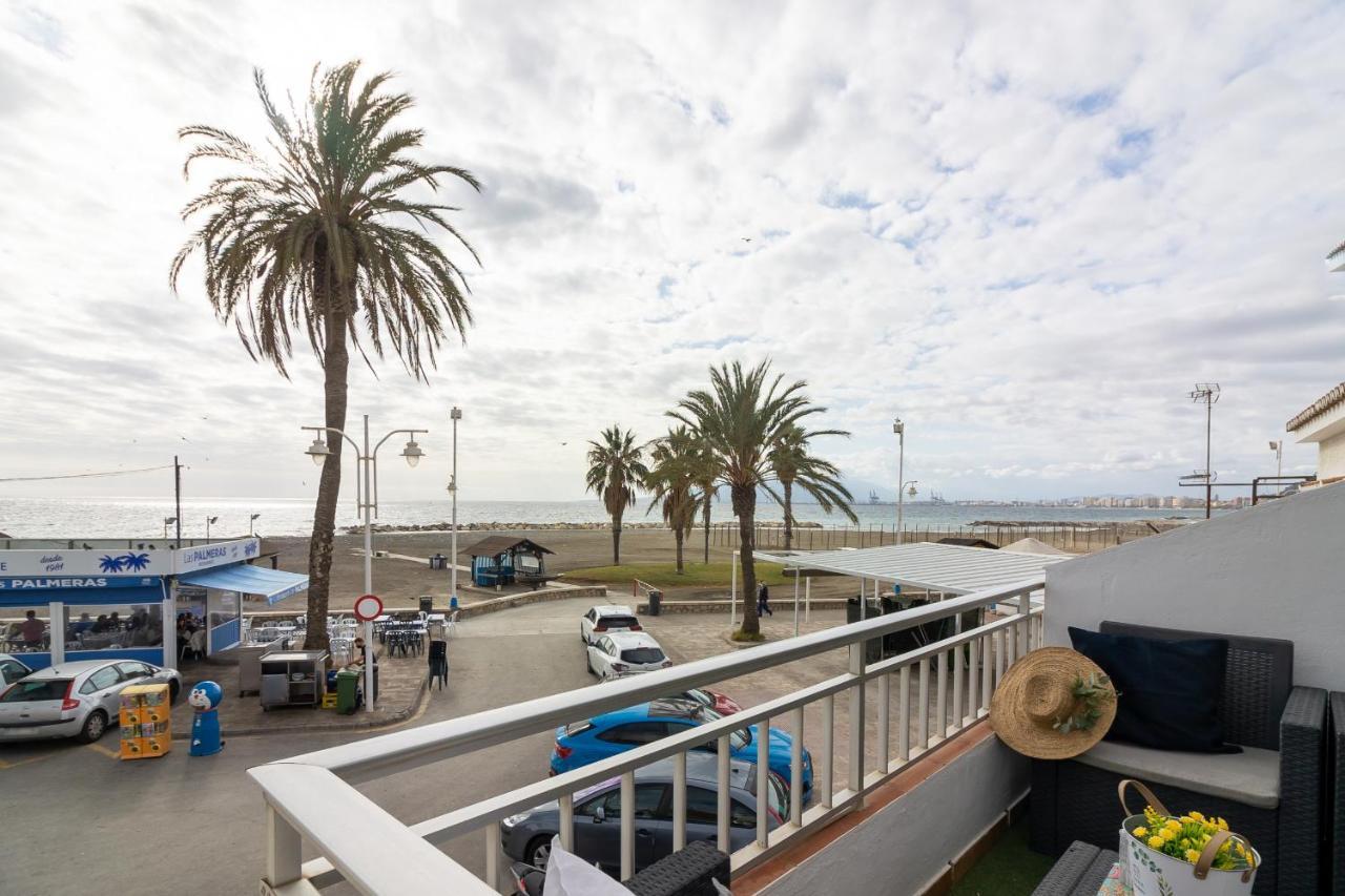 Sea & Wave Pedregalejo Beach Apartment Malaga Luaran gambar