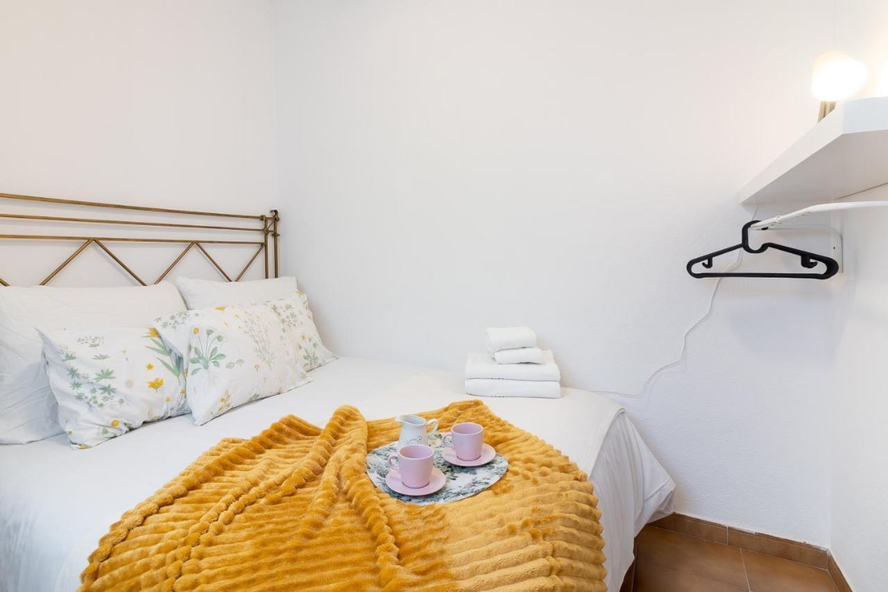 Sea & Wave Pedregalejo Beach Apartment Malaga Luaran gambar