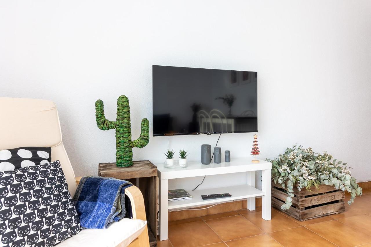 Sea & Wave Pedregalejo Beach Apartment Malaga Luaran gambar